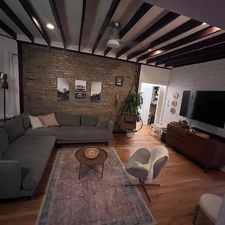 Lakeside Loft - Historic Chicago