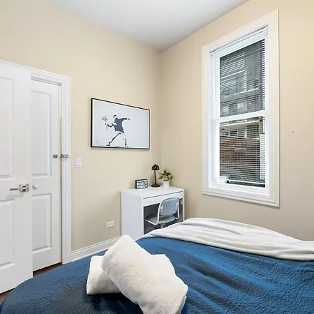 Apartment Stylish 2 Bdr Coach House Steps From The *