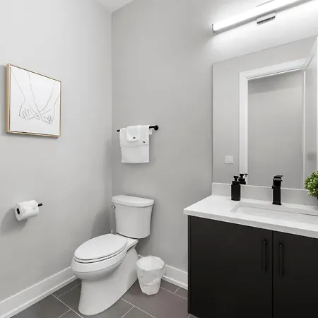 Brand New 3bed 3bath Modern W Balcony Chicago