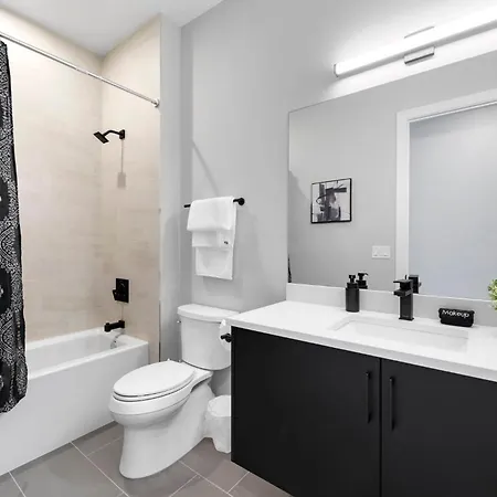 Apartment Brand New 3bed 3bath Modern W Balcony