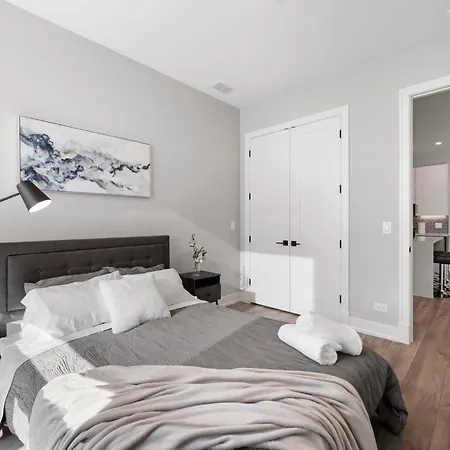 Apartment Brand New 3bed 3bath Modern W Balcony