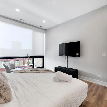 Apartment Brand New 3bed 3bath Modern W Balcony