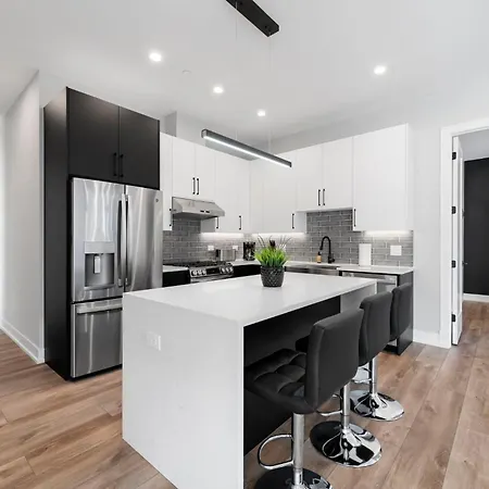 Apartment Brand New 3bed 3bath Modern W Balcony *