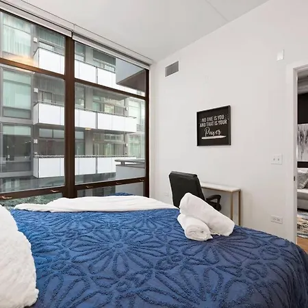 Sleek 2 Bed 2 Bath In Trendy Fulton Market