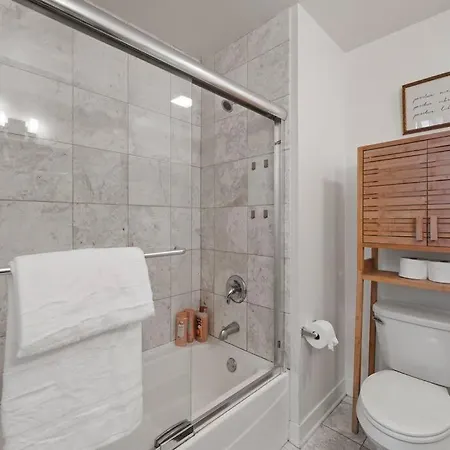 Apartment Sleek 2 Bed 2 Bath In Trendy Fulton Market Chicago