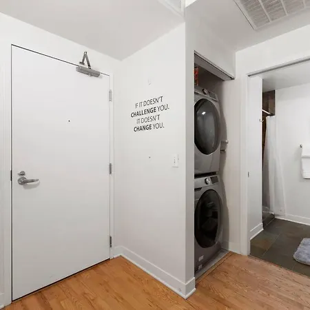 Sleek 2 Bed 2 Bath In Trendy Fulton Market Chicago