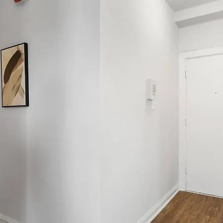 Sleek & Functional 2-bedroom - Hyde Park 405 Chicago