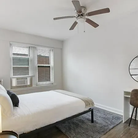 Sleek & Functional 2-bedroom - Hyde Park 405 * Chicago
