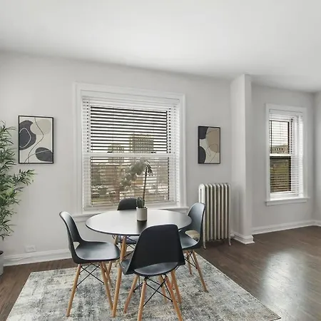 Sleek & Functional 2-bedroom - Hyde Park 405 *