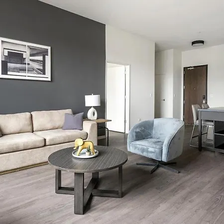 Landing At Logan - In Logan Square Apartment Chicago