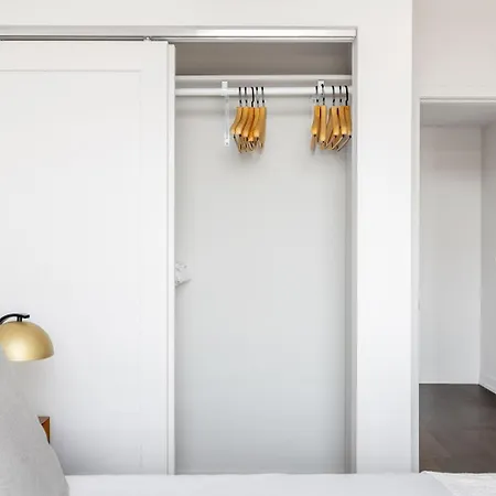 Ravenswood 2br W Rooftop Bbq Next To Brown Line Chi-400 Apartment Chicago