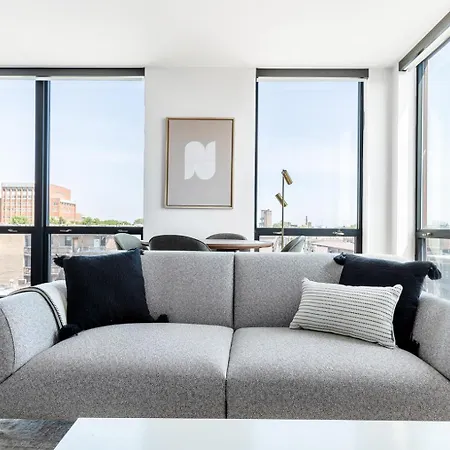 Ravenswood 2br W Rooftop Bbq Next To Brown Line Chi-400 * Chicago