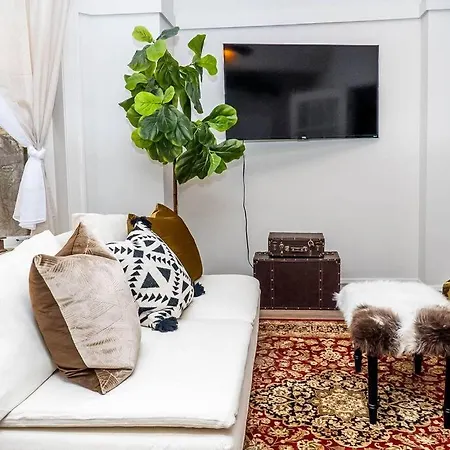 Apartment Duplex Chic River North Retreat *