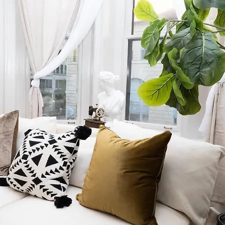 Duplex Chic River North Retreat Apartment Chicago