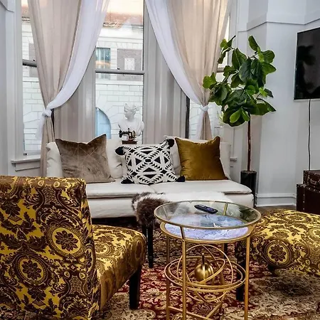 Apartment Duplex Chic River North Retreat *