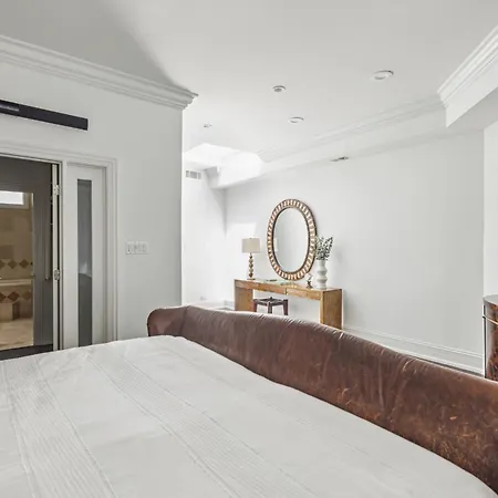 Gold Coast Next To Oak Street Apartment