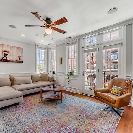 Spectacular Lakeview 1bd Withoffice & Parking Apartment Chicago