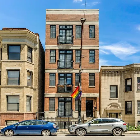 Spectacular Lakeview 1bd Withoffice & Parking