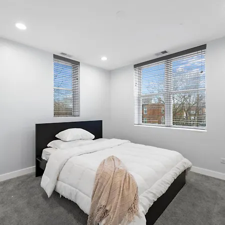 Lavish 3 Bed Near Hyde Park Chicago