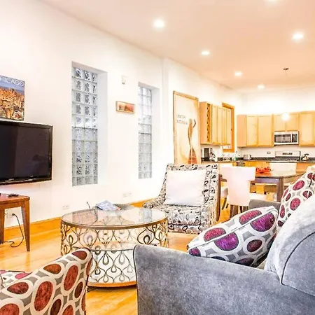 Apartment Spacious & Stylish At The Heart Of Wicker Park