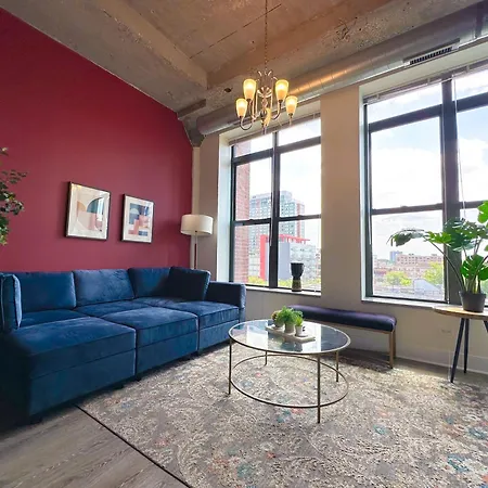 Beautiful 2br With Smart Tv, Gym Access & Parking Close To Mccormick Place, Museums & Michigan * Chicago