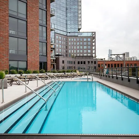 Blueground River West Pool Gym Wd Ac Chi-1086