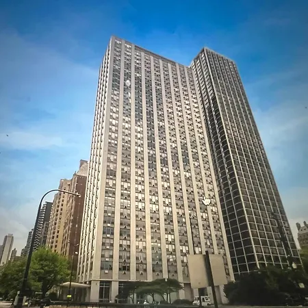 Luxury One Bedroom Located In Chicago's Gold Coast Neighborhood
