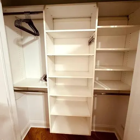 Apartment 5 Bed 4 Bathroom In 10min Drive From Downtown Chicago