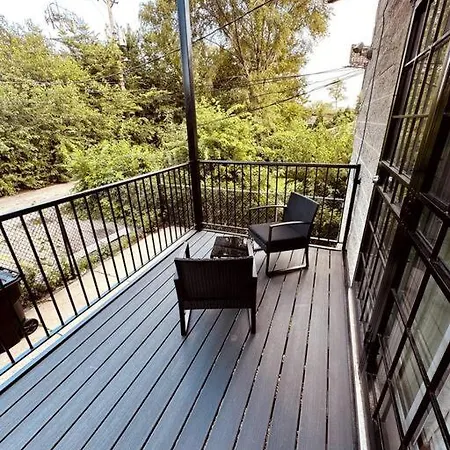 5 Bed 4 Bathroom In 10min Drive From Downtown Apartment Chicago
