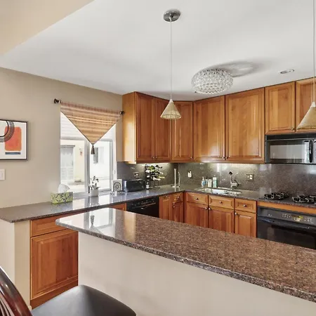 Holiday home Family-friendly South Loop Escape *