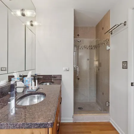 Family-friendly South Loop Escape