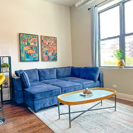 Stylish 420 Friendly 3br Getaway With Optional Parking Near Mccormick Place, Grant Park & Soldier Field Apartment Chicago