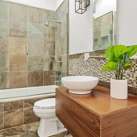 Holiday home Roscoe Village Family Hideaway *