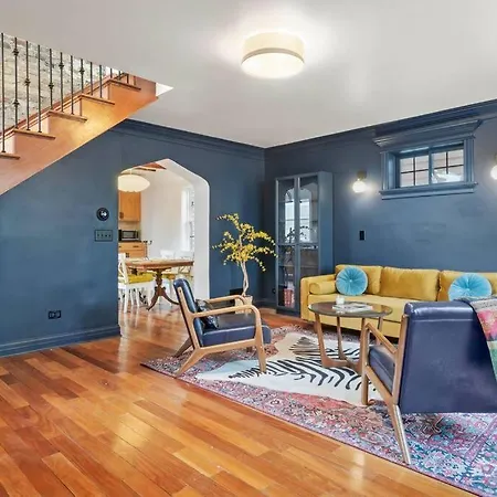 Roscoe Village Family Hideaway Chicago