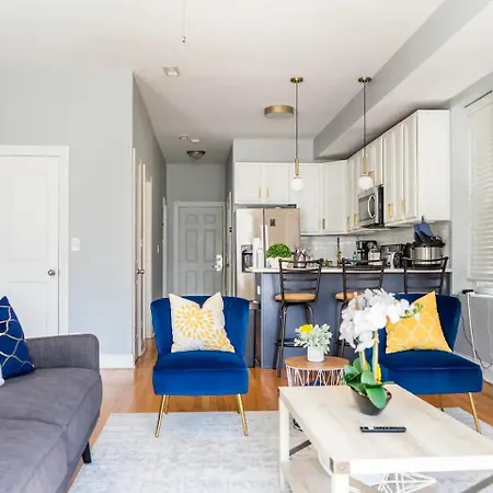 Homestay Cosy Near Medical District With Private Balcony