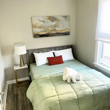 Apartment Cozy 10 Mins To Midway Airport & Downtown *