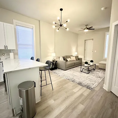 1r Cozy 1bd Near Downtown Apartment *