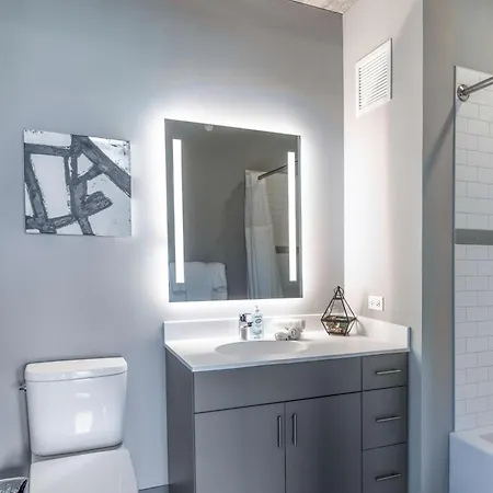 New Sleek 2br - Perfect Blend Of Comfort & Style In Apartment