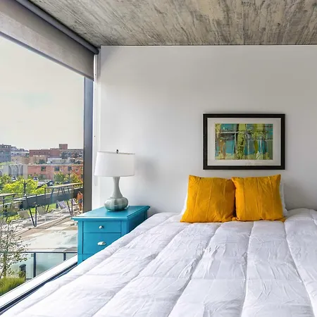 New Sleek 2br - Perfect Blend Of Comfort & Style In Apartment *
