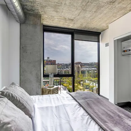 New Sleek 2br - Perfect Blend Of Comfort & Style In Apartment Chicago