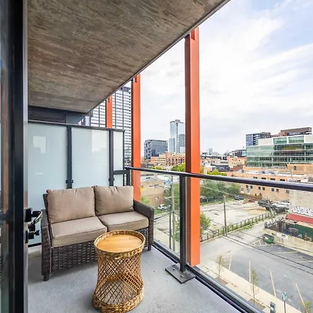 New Sleek 2br - Perfect Blend Of Comfort & Style In Chicago
