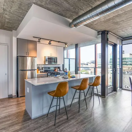 New Sleek 2br - Perfect Blend Of Comfort & Style In Apartment Chicago