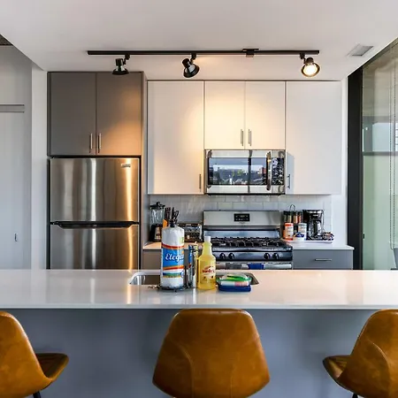 New Sleek 2br - Perfect Blend Of Comfort & Style In Apartment *