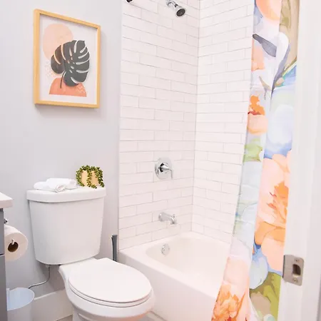 5mins From Downtown 2bd Fulton Market, Free Onsite Parking