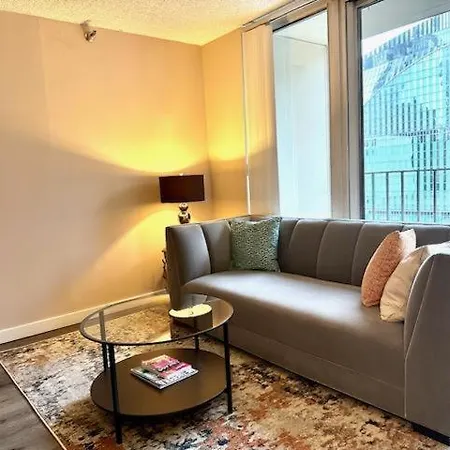 Downtown Location-modern 2br