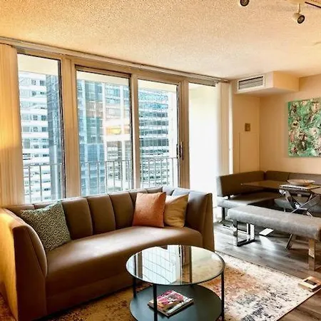 Downtown Location-modern 2br Holiday home