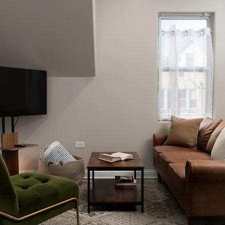 Logan Square Penthouse S3 - With Parking And Patio Apartment *