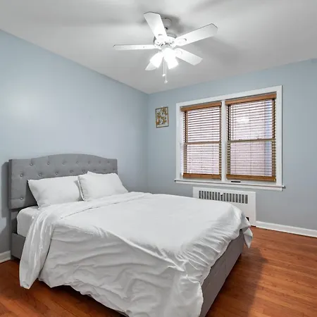 Chic & Spacious 3-bedroom Condo-just 10 Minutes From Downtown * Chicago