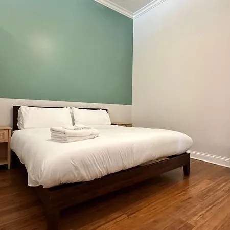 Cozy 1 Bedroom 1 Parking Sleeps 4 *