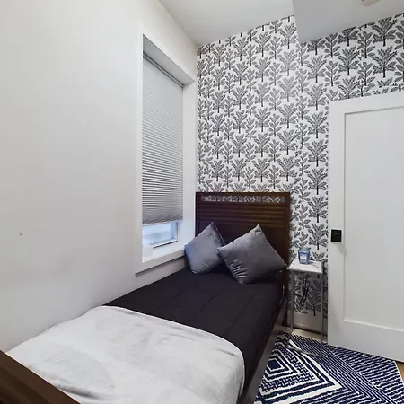 Apartment Bulls Tribute 2br In Chicago